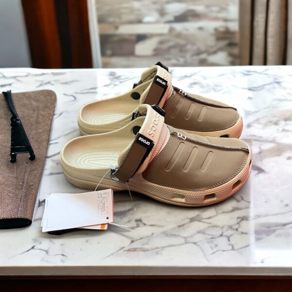 CROCS YUKOON FOR MEN'S  ( BEIGE )